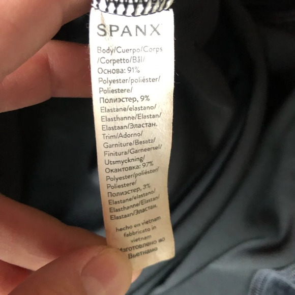 Spanx Velvet Half-Zip Sweatshirt Black Size Medium Stretch Easy - Picture 5 of 9